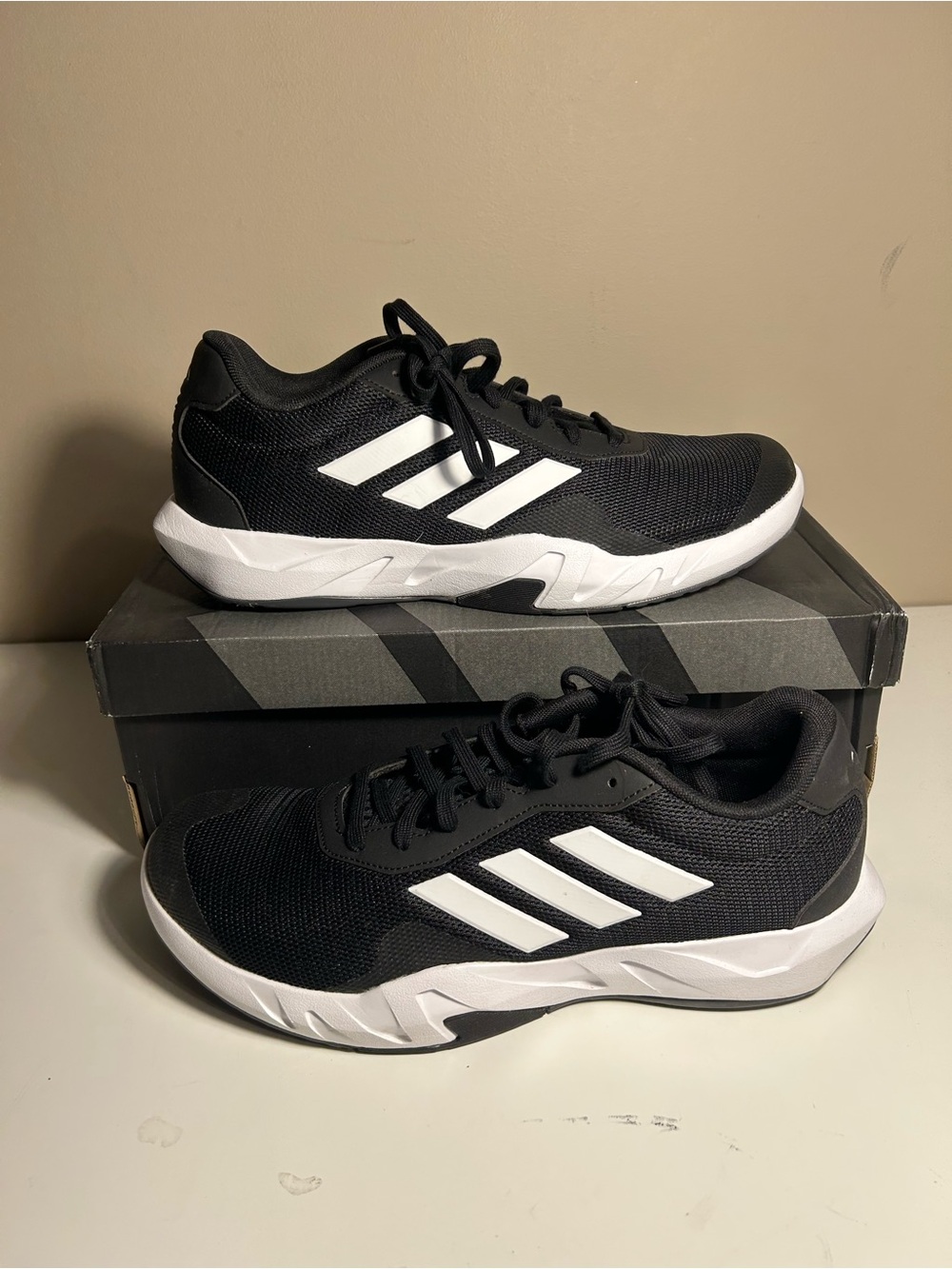 Adidas- AMPLIMOVE TRAINER, black white, 10.5 men sw